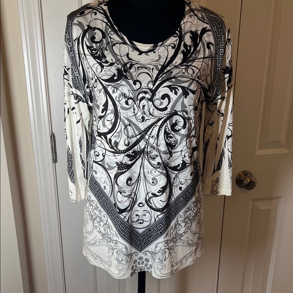 Jostar Tops - Chic Black and White Women's Tunic